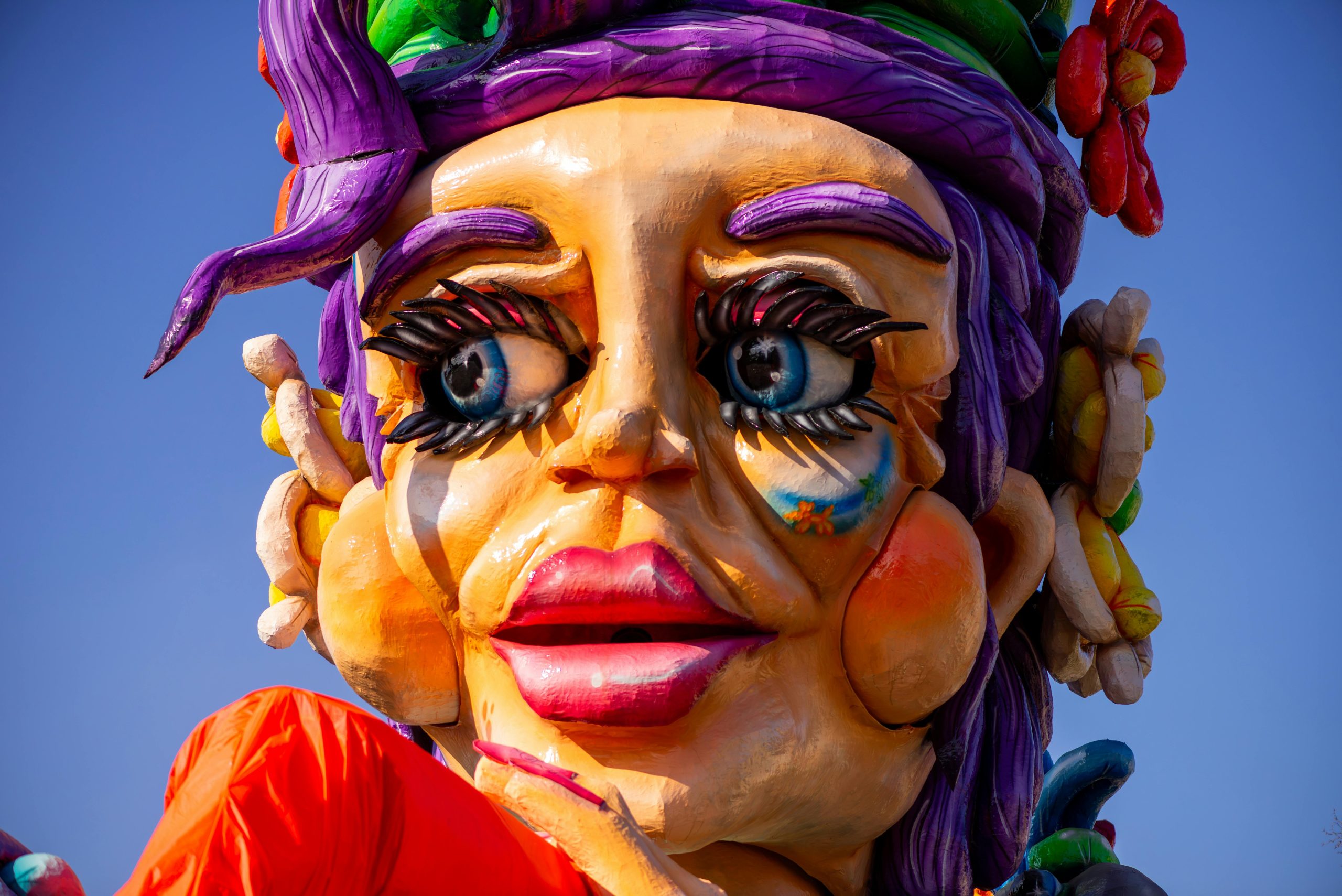 Examples of stunning Halloween face paint designs including skeletons and fantasy creatures