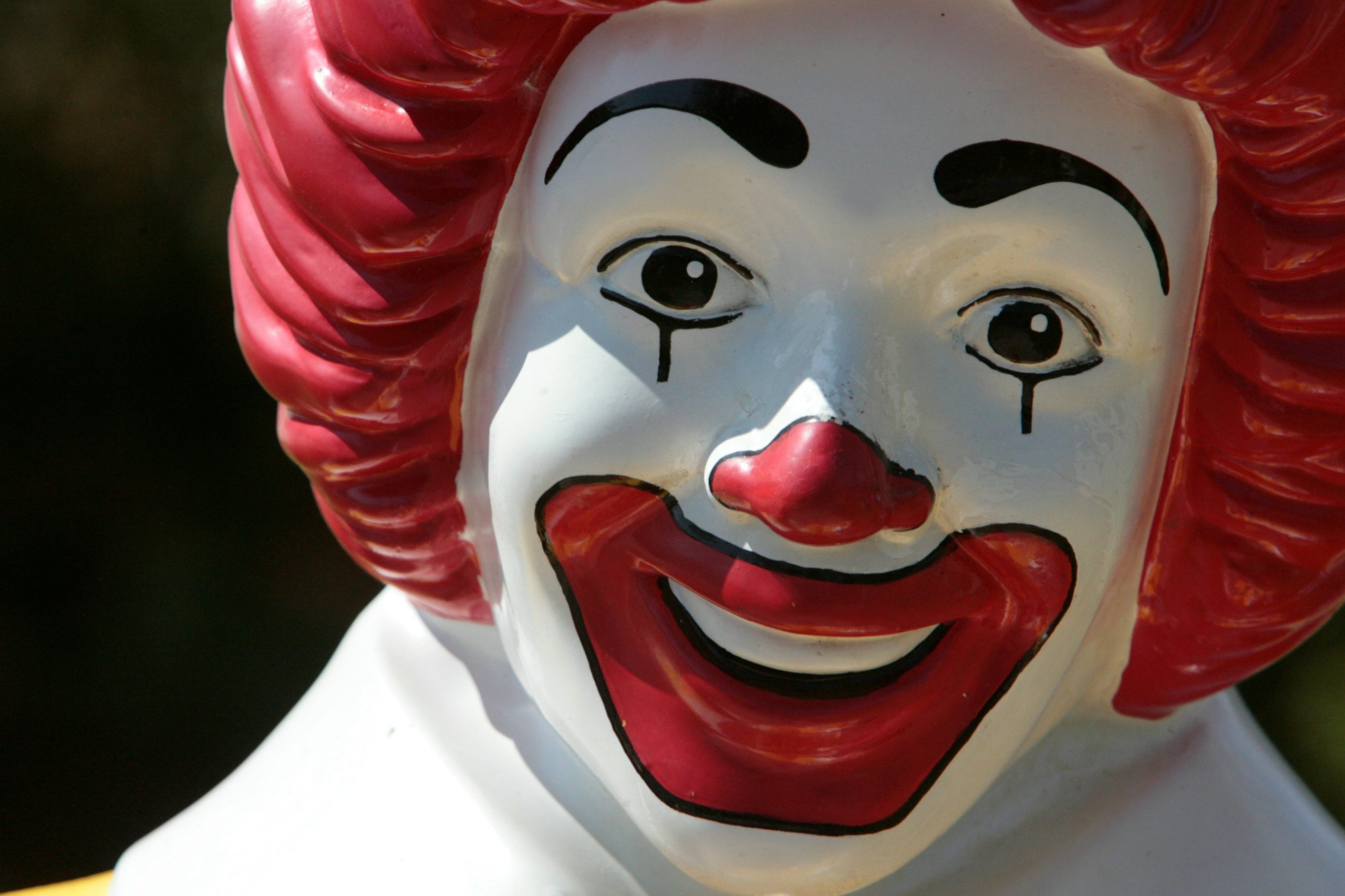 Halloween fan recreates Pennywise makeup