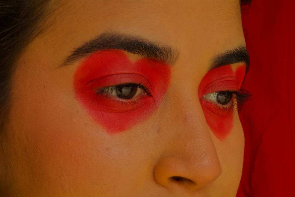 Comparison table of free vs. paid creature effects tools and products, highlighting pros and cons.