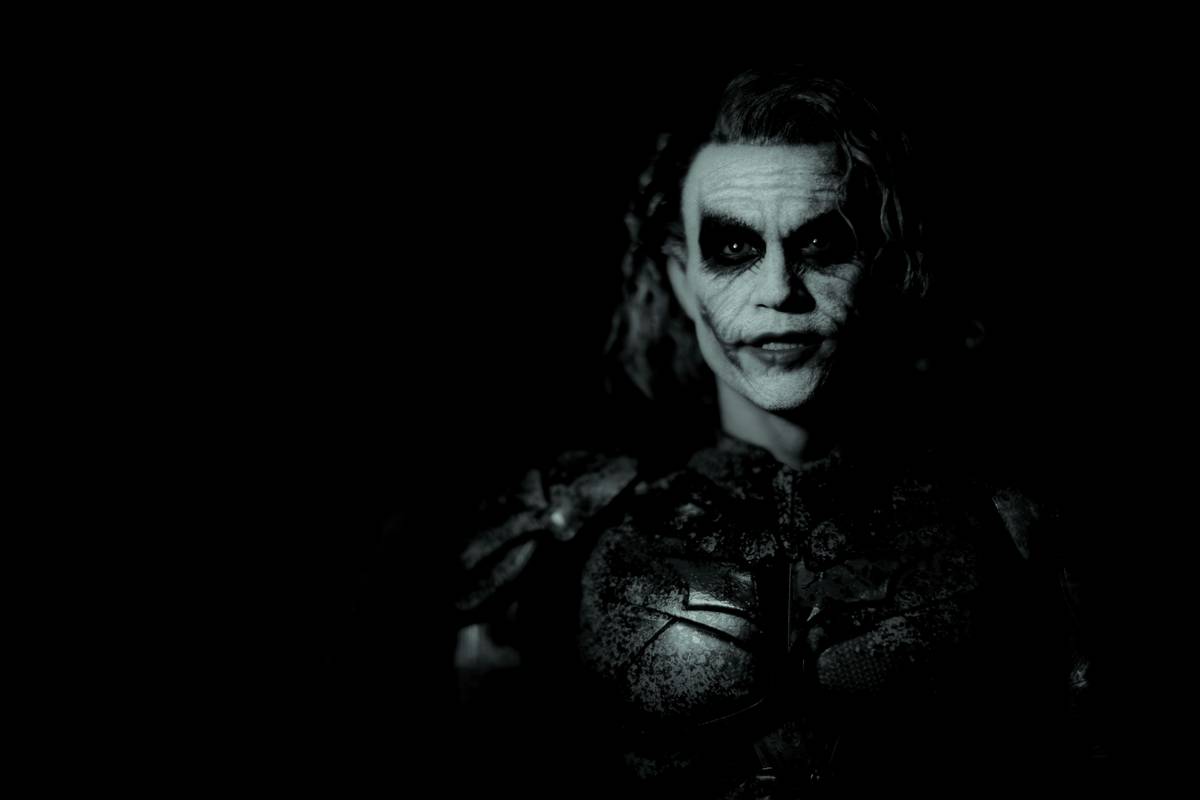 Side-by-side chart showing natural makeup vs. opera makeup: exaggerated contour, lifted brows, bold lip, heightened cheekbones