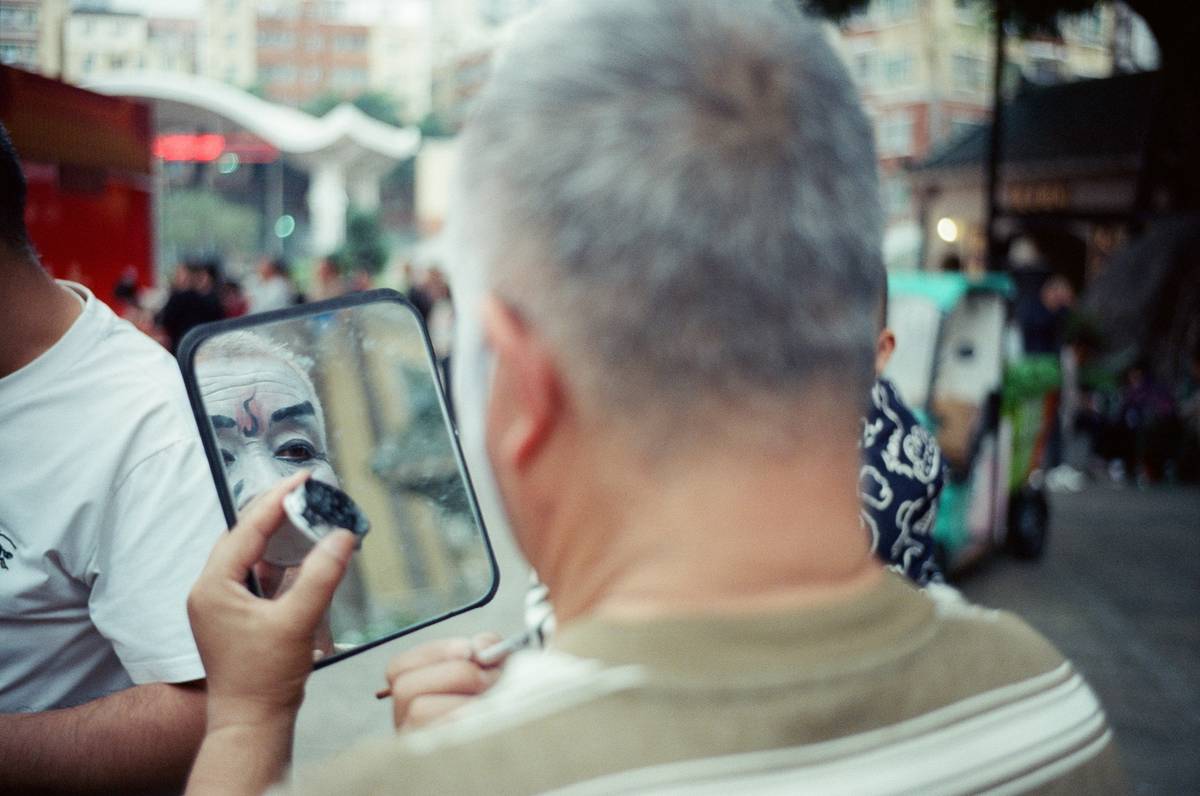 Stage Makeup Halloween: Pro Tips to Create Long-Lasting, Camera-Ready Looks That Won’t Melt by Midnight